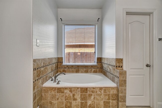 Building Photo - 20831 Brodie Ln