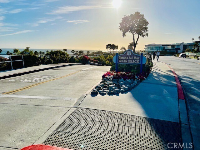 Building Photo - 700 Acacia Ave