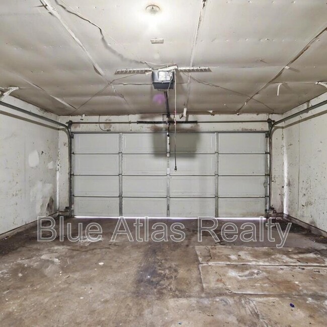 Building Photo - 805 Cherry Hills Dr