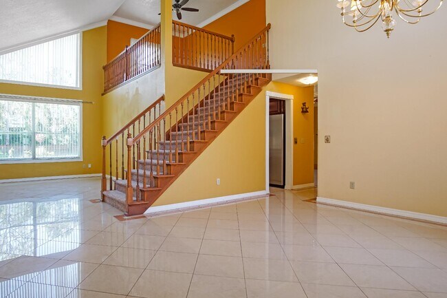 Building Photo - 458 Lytton Cir
