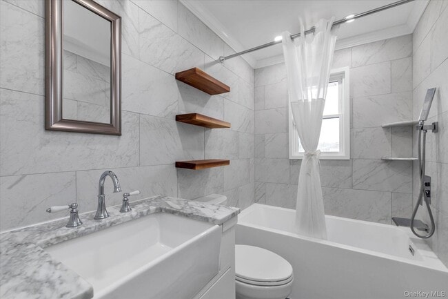 Building Photo - 13 7th St