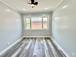 Building Photo - 18605 140th Ave