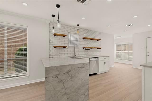 Building Photo - 10530 Stone Canyon Rd