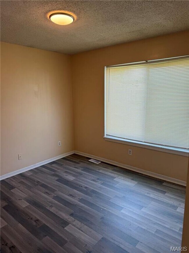 Building Photo - 1203 Advance Dr