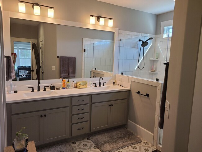 Building Photo - Gorgeous 4 Bedroom, 2.5 bath in Summerhouse community - Holly Ridge