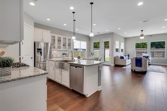 Building Photo - 2820 Rio Verde Dr