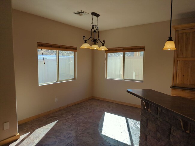 Building Photo - Gorgeous Remodeled 3 Bedroom 2 Bathroom Home.