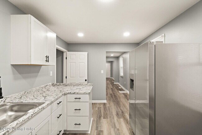 Building Photo - 2222 Duncan St