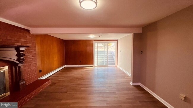 Building Photo - 14303 Chesterfield Dr