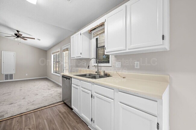 Building Photo - 5345 Memorial Ln SW