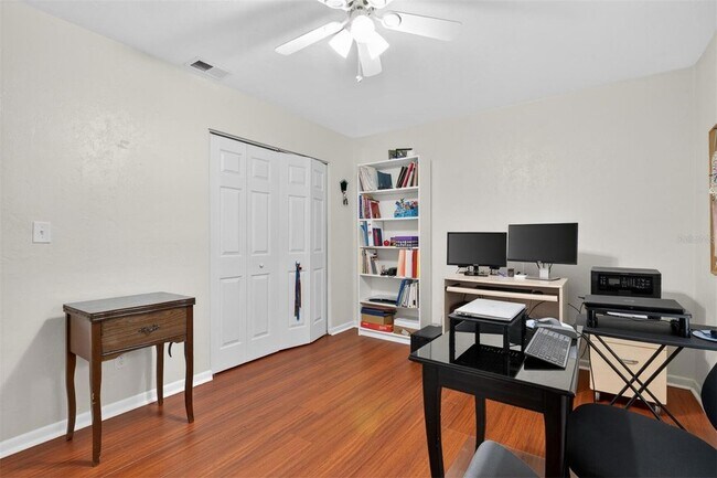 Building Photo - 4604 NW 44th Pl
