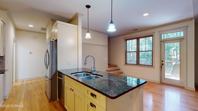 Building Photo - 45 Old Hunt Rd