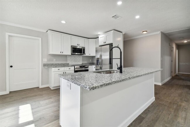 Building Photo - 535 W Palmeden Dr