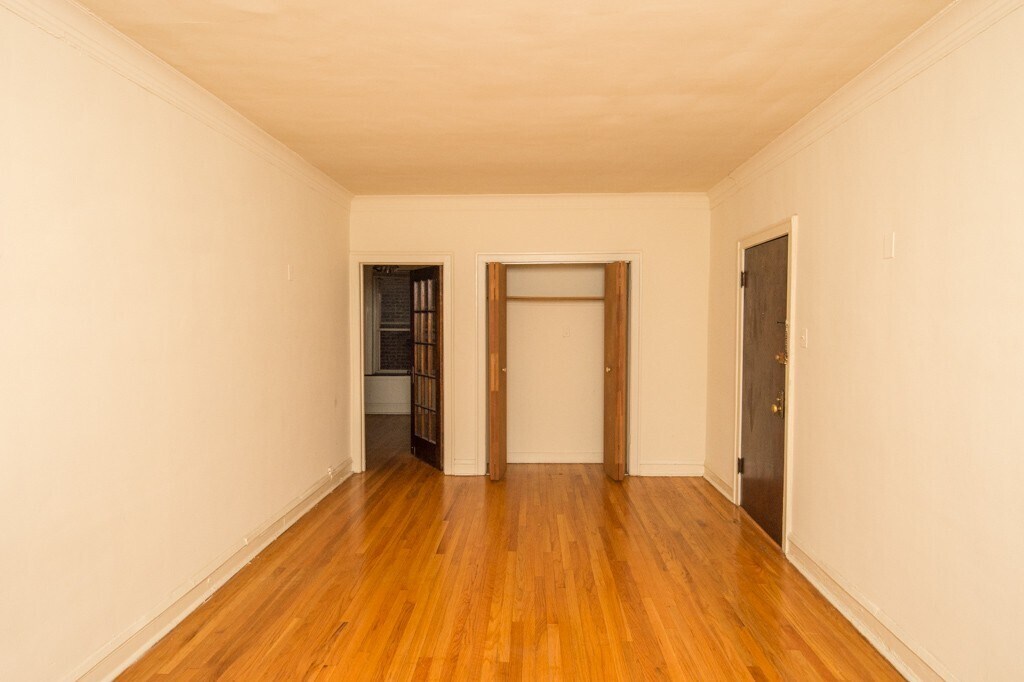 Building Photo - 4115 N Paulina St