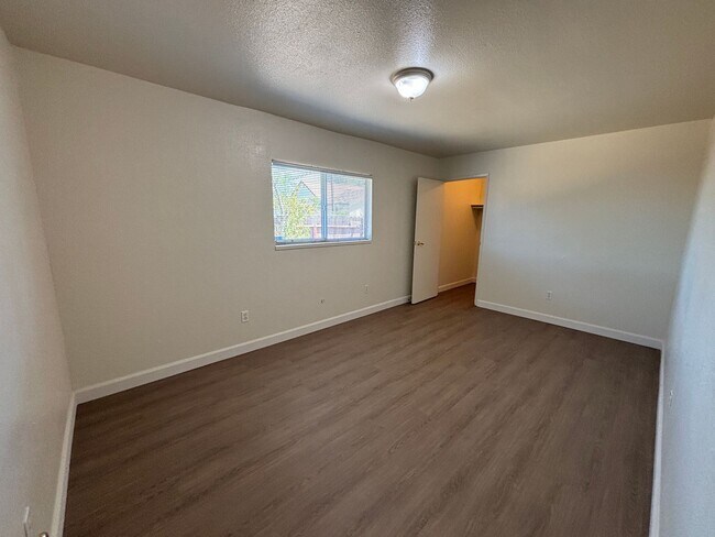 Building Photo - 6801 Woodbine Ave