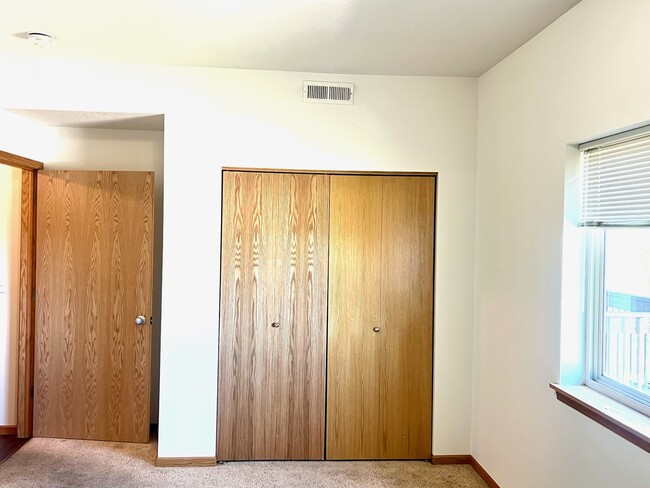 Master Bedroom - 120 Oakridge Ave