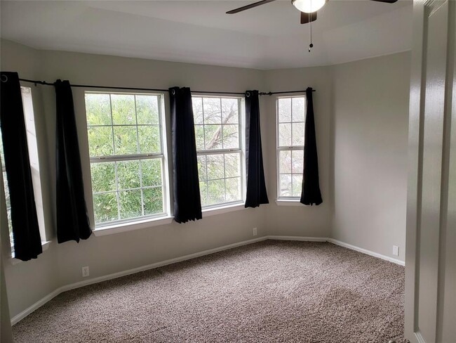 Building Photo - 116 Killdeer