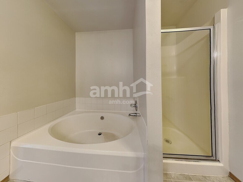 Building Photo - 19311 105th Ave Ct E