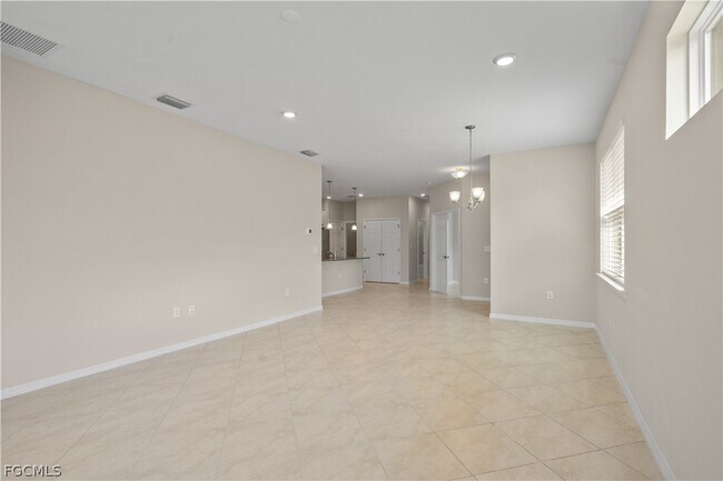 Building Photo - 4443 Dutchess Park Rd