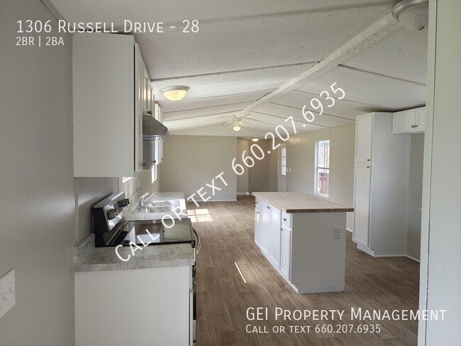 Building Photo - 1306 Russell Dr