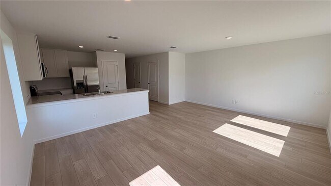 Building Photo - 806 Lynx St