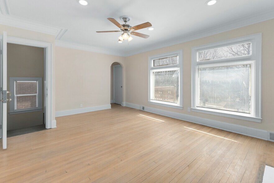 Building Photo - 2986 Cortland St