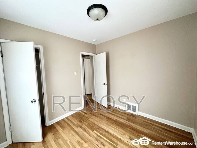Building Photo - 3822 52nd St
