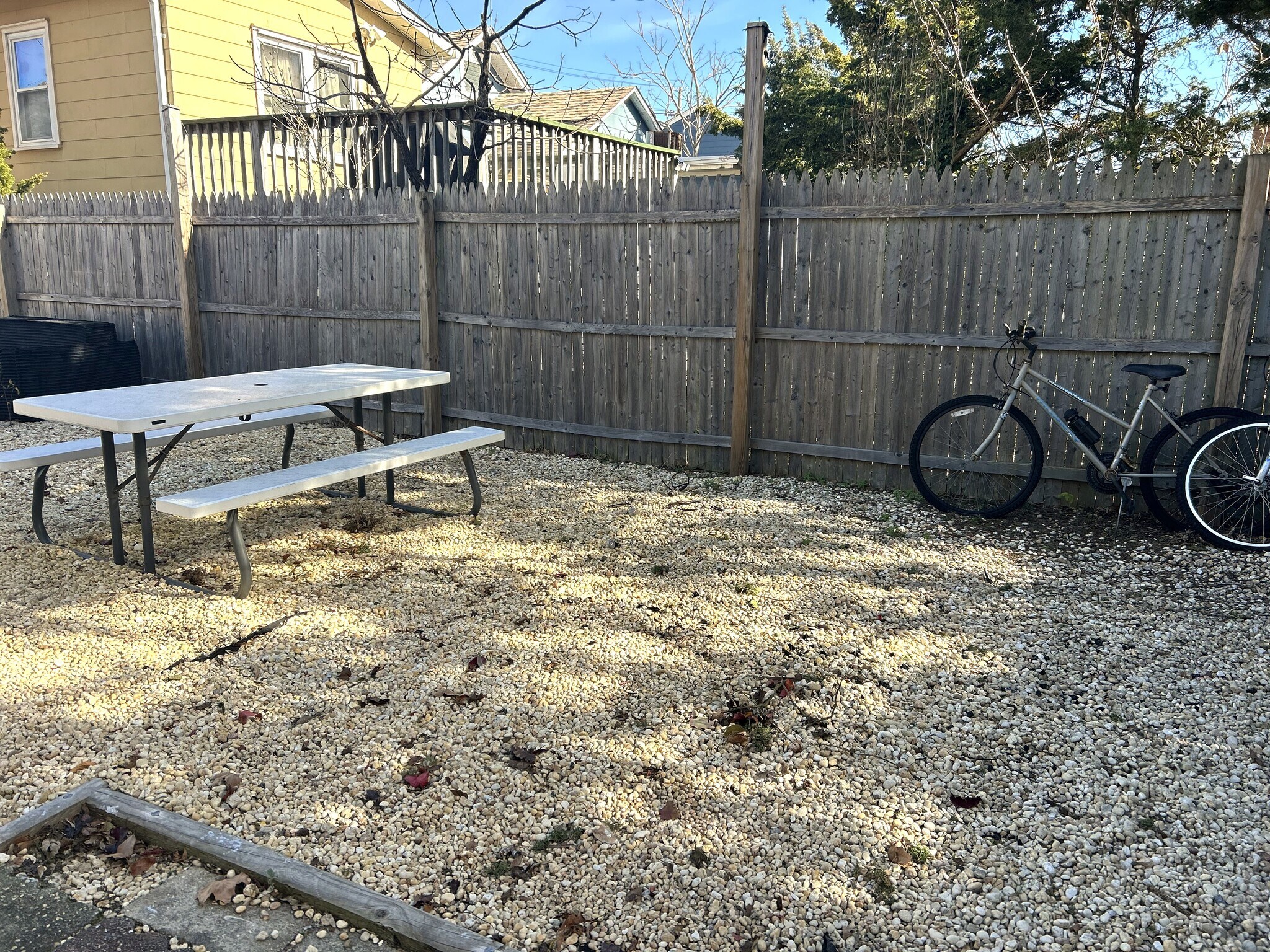 Building Photo - 215 Grant Ave