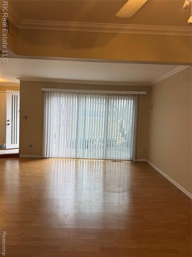 Building Photo - 8237 Kennedy Cir N