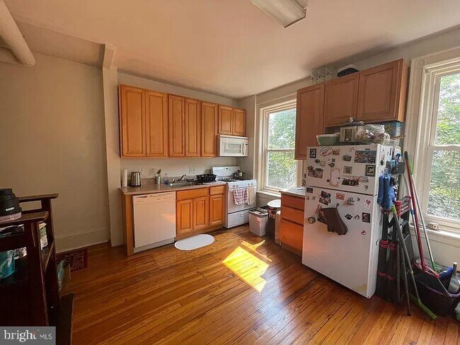 Building Photo - 226 S 45th St