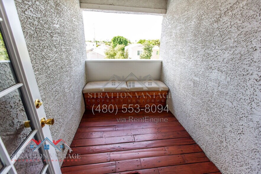 Building Photo - 3716 E University Dr