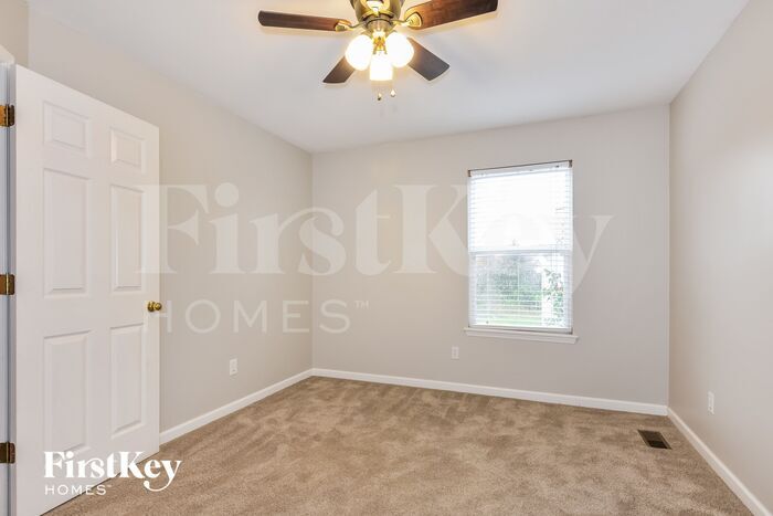 Building Photo - 63 Split Rail Ct