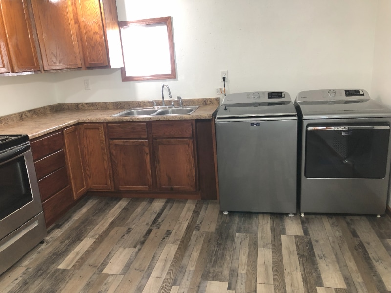 Building Photo - 310 E Saratoga St