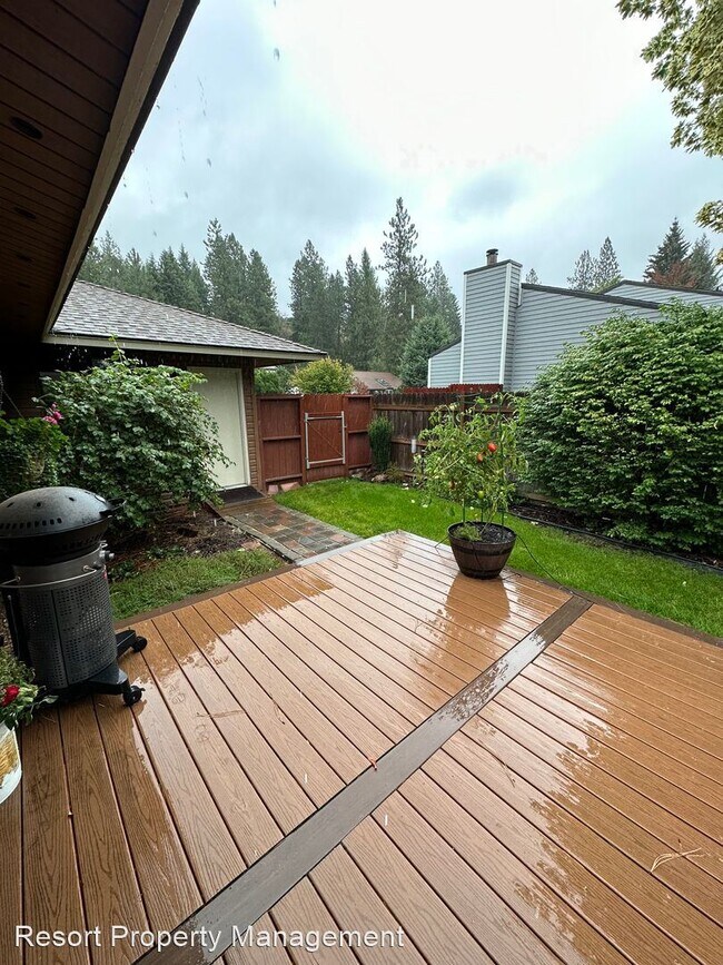 Building Photo - 3 br, 2 bath House - 910 E Loch Maree Dr