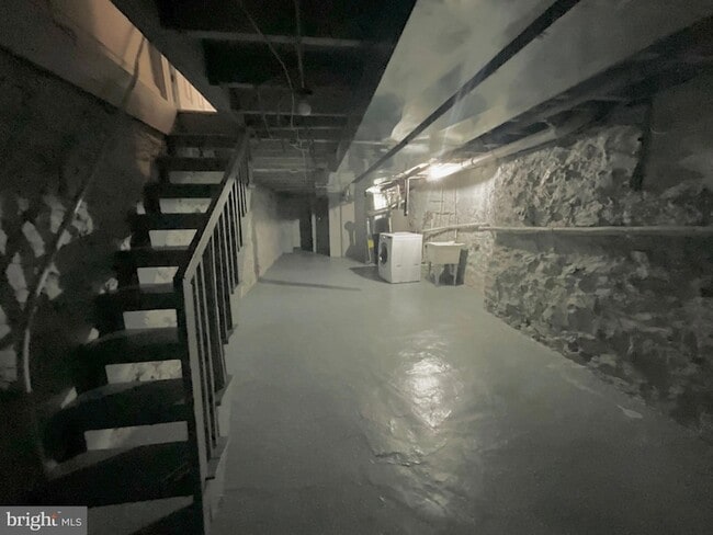 Building Photo - 416 N Hilton St