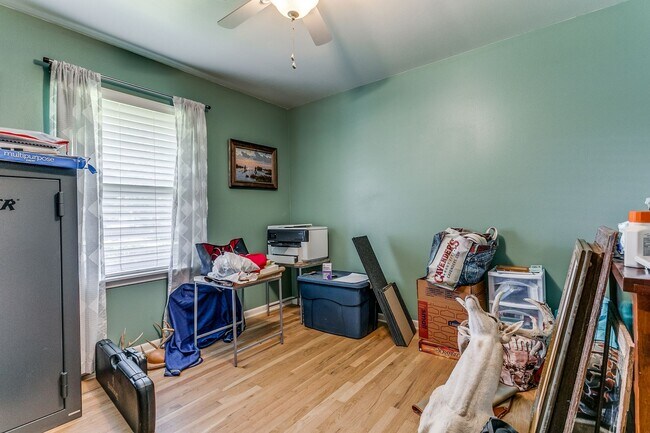 Building Photo - RENOVATED 3-BEDROOM IN NORTHWOOD