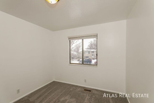 Building Photo - 785 E 650 S