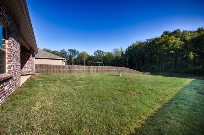 Building Photo - 157 High Leaf Dr