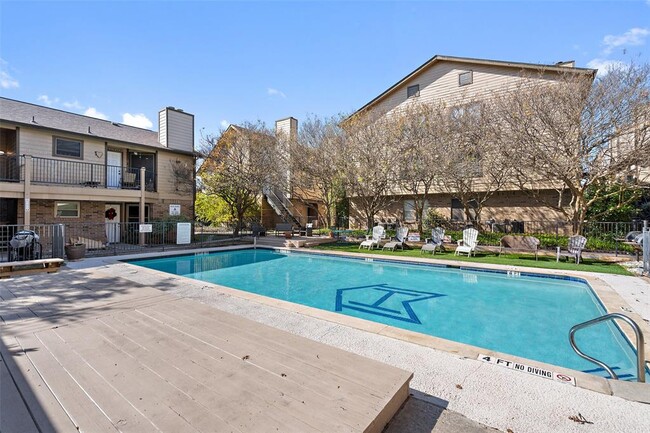 Building Photo - 5608 Cougar Dr