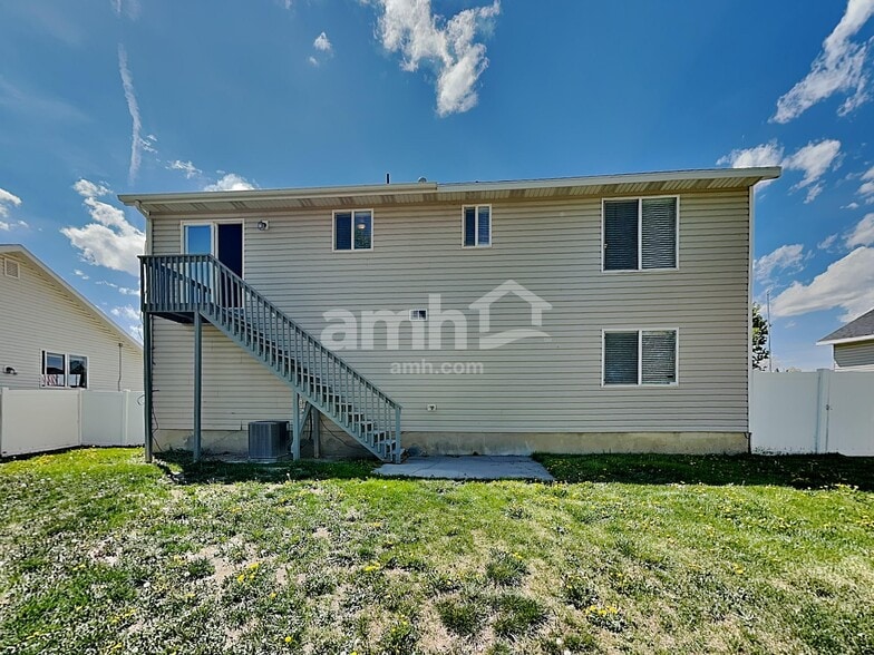 Building Photo - 11963 S Powder Cv