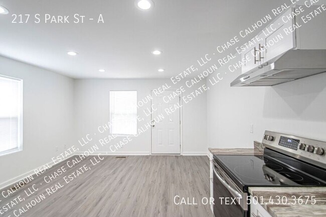 Building Photo - 217 S Park St
