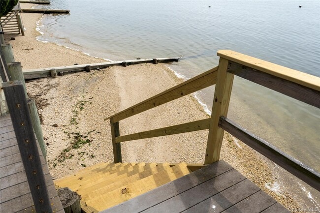 Building Photo - 1429 Peconic Bay Blvd