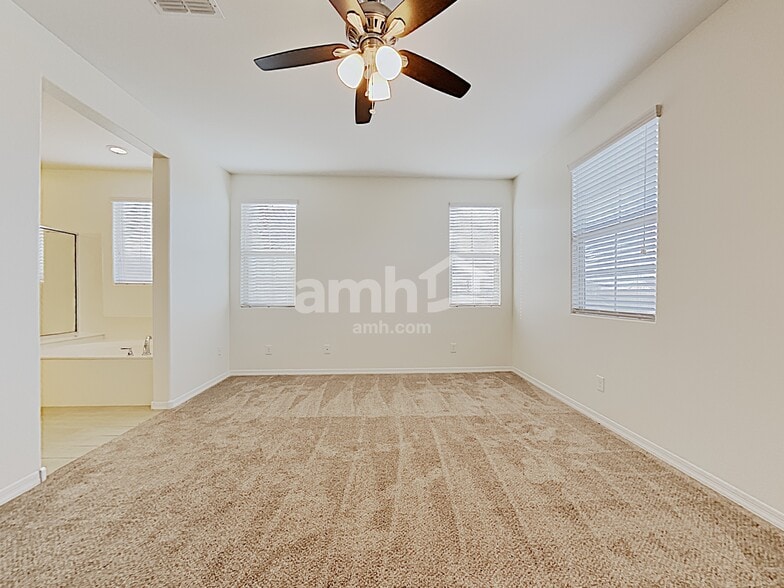 Building Photo - 2264 S Osborn Ln