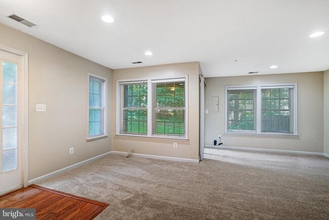 Building Photo - 9662 Potters Hill Cir