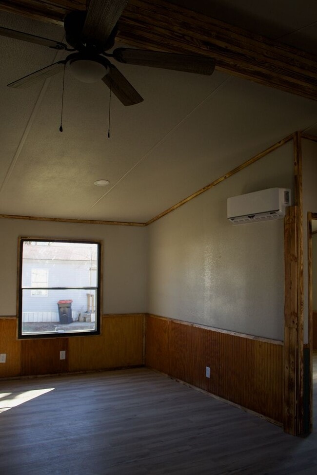 Building Photo - Remodeled 3 bed 2 bath - Cassville