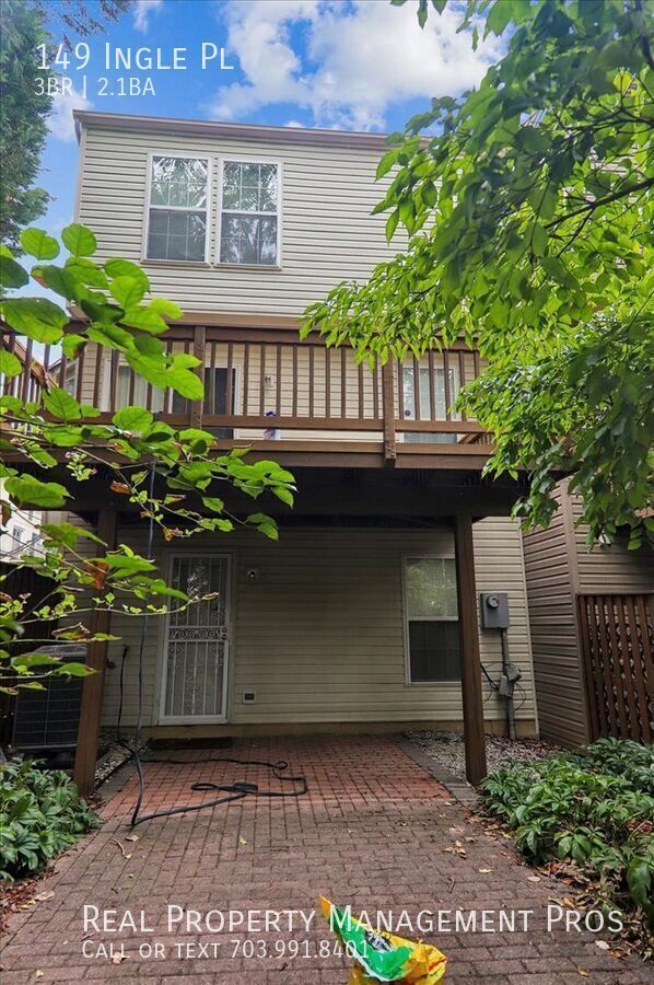 Building Photo - 149 Ingle Pl