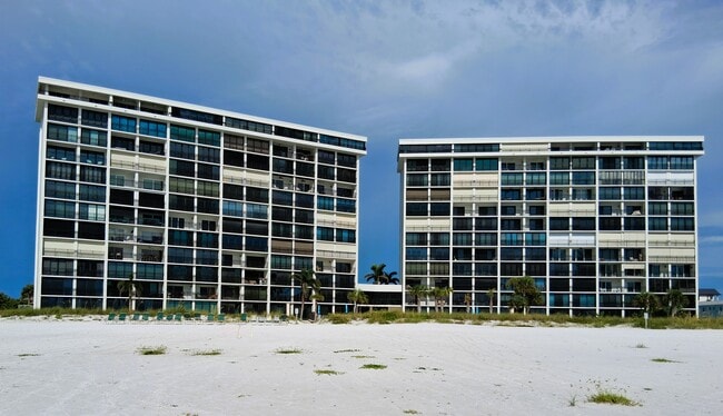 Building Photo - 19 Whispering Sands Dr