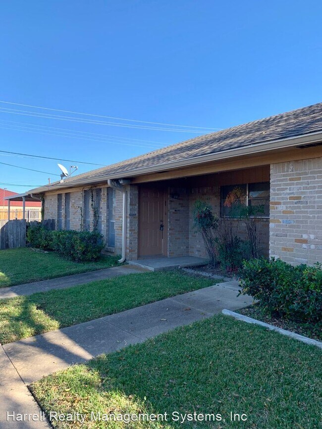 Building Photo - 2 br, 1 bath House - 721 Rambler Drive