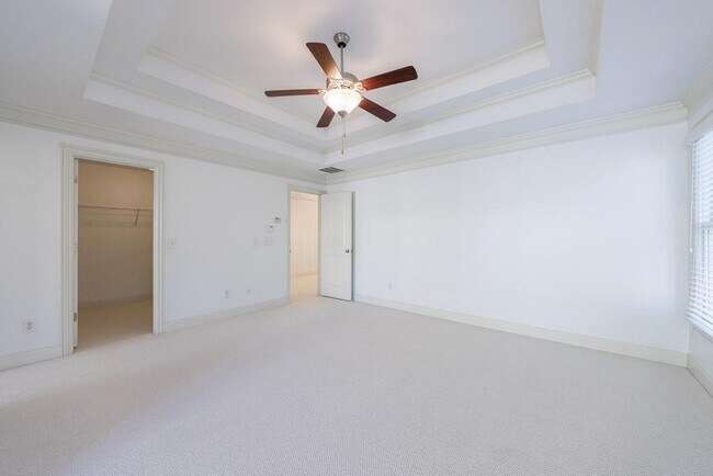 Building Photo - 970 Samples Ln NW