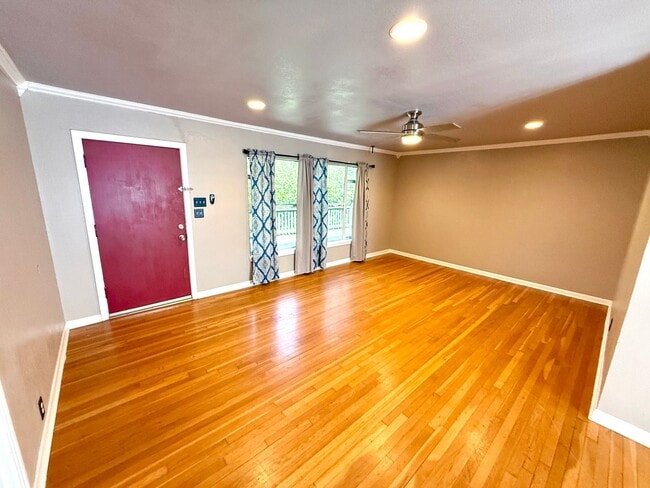 Building Photo - **APPLICATION RECEIVED** *MOVE IN SPECIAL* Gated Home With Hill Country Living Just Minutes From ...